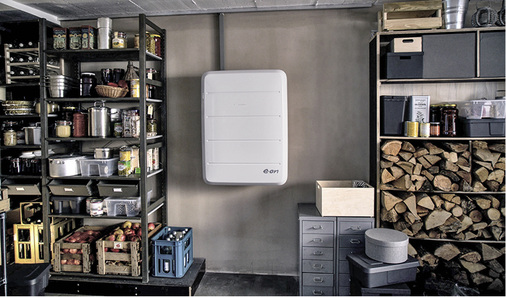 
Im Keller findet der Aura-Speicher problemlos seinen Platz.
