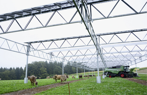 <p>
Die Stützen und die Träger der Unterkonstruktion wurden von Hilber Solar aus Österreich entwickelt.
</p>