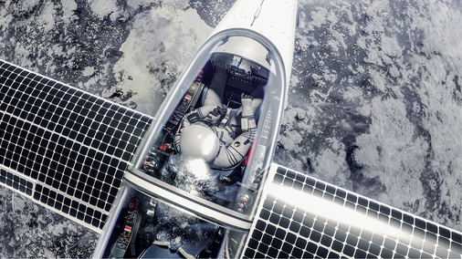 



Der Pilot der Solar Stratos braucht einen hermetisch gekapselten Weltraumanzug, denn in der enormen Höhe herrschen Temperaturen von minus 70 Grad Celsius und geringe Drücke – fast wie im freien Orbit.
