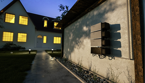 
Montage an der Außenwand einer Garage.



