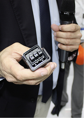 
Dieser Stecker macht die Montage sehr sicher.
