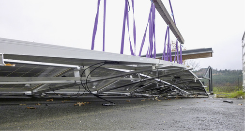 



Der Angriff der Windlasten wurde aufwendig getestet, um offene Fragen der Kraftwirkung im Modulfeld zu klären.
