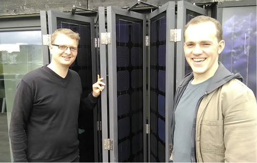 <p>
</p>

<p>
Tjarko Tjaden (links) und Johannes Weniger von der HTW in Berlin gehören zum Team von Professor Quaschning. Sie suchen Kriterien, um Speicher zu vergleichen.
</p> - © Foto: HS

