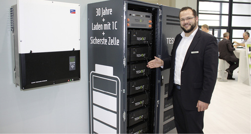 



Mathias Zdzieblowski erläuterte die neuen Systeme des Wittenberger Speicheranbieters Tesvolt.
