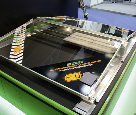 



Premium Mounting Technologies (PMT) zeigte das ballastierte Flachdachsystem Evolution mit allgemeiner bauaufsichtlicher Zulassung durch das DIBt.
