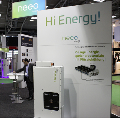 



Der Neeo von Akasol hat eine Flüssigkühlung, um seine Lebensdauer zu erhöhen.
