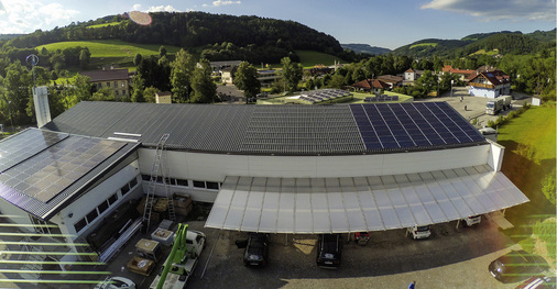 <p>
</p>

<p>
Auf das Dach hätte noch mehr Photovoltaikleistung gepasst. Doch im Mittelpunkt stand vor allem ein möglichst hoher Eigenverbrauch.
</p> - © Foto: EPPe

