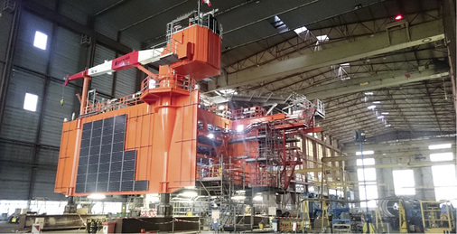 



In die Nordsee-Plattform wird schon während der Fertigung ein Stromspeicher installiert.
