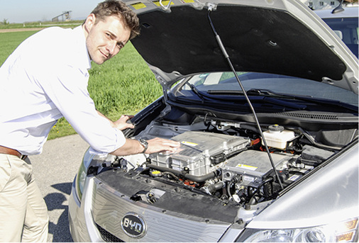 



Wesentlich sind die Kosten für die Fahrzeugwartung: Der Motorraum des E6 ist übersichtlich und gut zugänglich.
