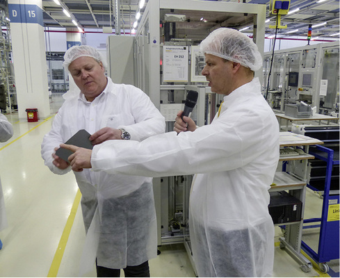 



Halten die gefertigten Zellen Asbecks kritischem Auge stand?
