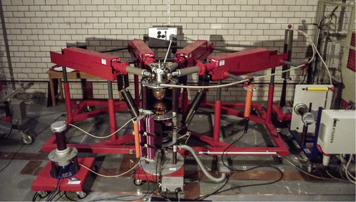 



Im Forschungsprojekt wurde auch die Belastbarkeit von Schaltern bei Blitzteilströmen untersucht.
