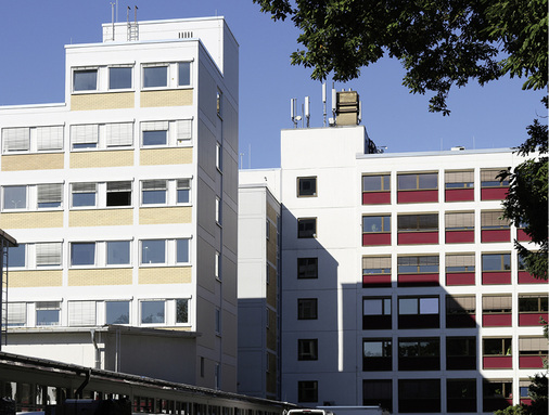 



Die Firmen in diesem Bürohaus in Wiesbaden beziehen Mieterstrom aus zwei BHKW und Photovoltaik.
