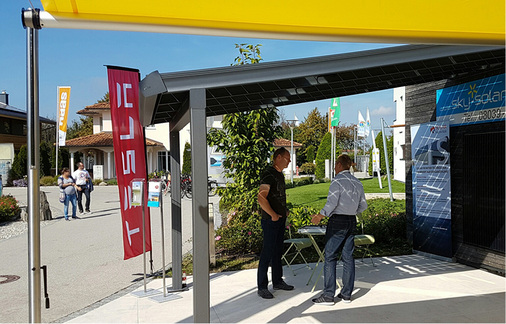 



Showroom im Bauzentrum in Poing bei München: Hier kann der Kunde alle Komponenten tatsächlich begreifen und ihren praktischen Einsatz testen.
