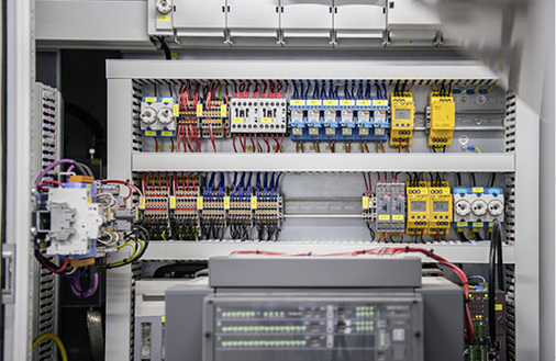 <p>
</p>

<p>
Im Speicher in Garching arbeiten bewährte Wechselrichtersysteme.
</p> - © Foto: Smart Power


