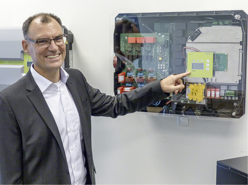 



Manfred Gerhard arbeitet schon 17 Jahre lang für Kostal. Er leitet seit dem Sommer die Geschicke von Kostal Industrie Elektrik.
