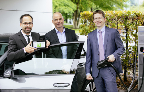 



Eine Ladestation von VW in Dresden. Hier kann mit RFID-Karte oder Handy Strom getankt werden.
