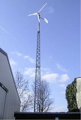 



Immer besser: Kleinwind auf einem separaten Mast.
