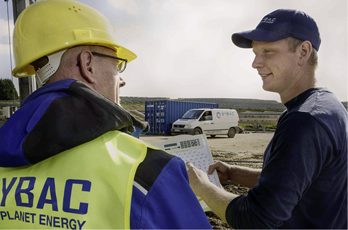 



Die Monitoringdaten aus dem Internet bilden die Grundlage für Wartungsmaßnahmen im Modulfeld.

