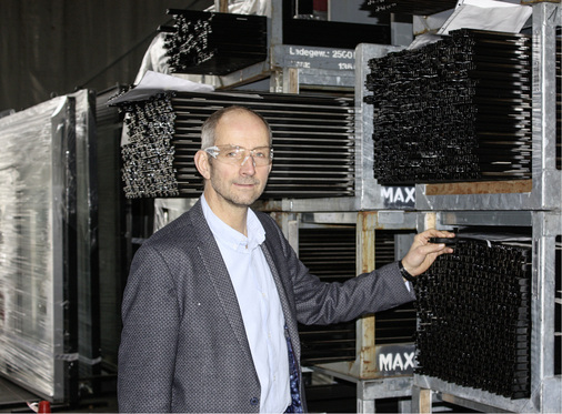 <p>
</p>

<p>
Helge Hartwig verantwortet den internationalen Vertrieb der Montagesysteme für die Photovoltaik.
</p> - © Foto: HS

