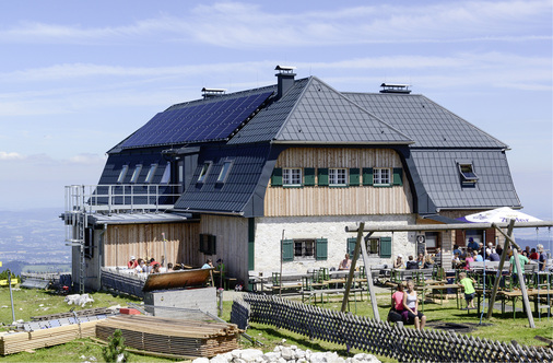 <p>
</p>

<p>
In Österreich betreut der Alpenverein 232 Schutzhütten. Bis zu 1.000 Bergwanderer rasten täglich im Hochleckenhaus.
</p> - © Foto: Qinous

