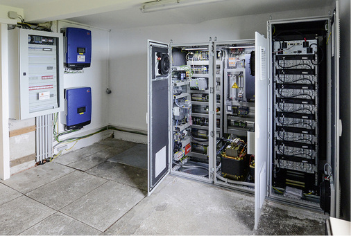 



Das ins Gebäude integrierte Speichersystem liefert 30 Kilowatt Leistung und 61 Kilowattstunden Kapazität. 

