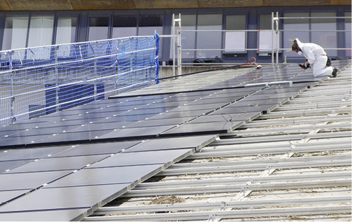 



Bei der Reinigung gelten besondere Arbeitsschutzbestimmungen.
