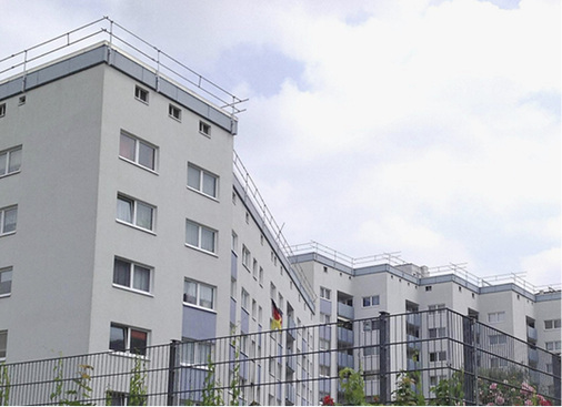 



Bei diesem Ensemble würde die vollständige Einrüstung Unsummen verschlingen.
