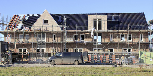 



Dachintegrierte Lösungen sind in Holland beliebt. In diesem Projekt bekommen 130 Häuser Solardachziegel.
