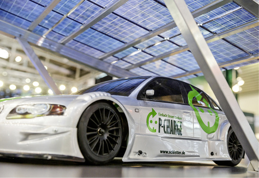 
E-Mobilität beschränkt sich nicht nur auf Autos. Vor allem die Ladeinfrastruktur wird erst durch Photovoltaik wirtschaftlich.



