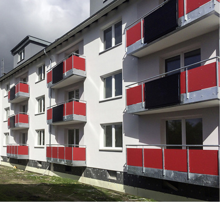 <p>
</p>

<p>
Solarmodule an Balkonen in Delmenhorst.
</p> - © Foto: Laudeley

