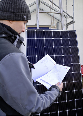 



Auf dem Montageplan ist eingezeichnet, wo die einzelnen Dachhaken und Stehfalzklemmen anzubringen sind.
