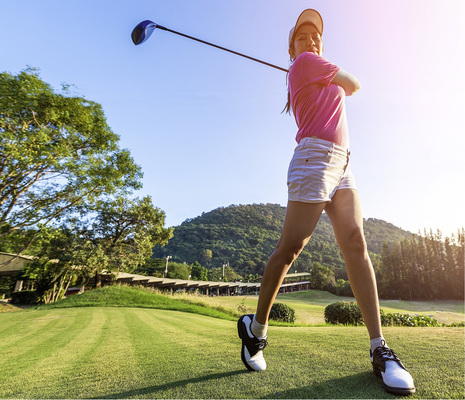 



Einfach mal Dampf ablassen: Auch bei Frauen ist der Golfsport beliebt. 

