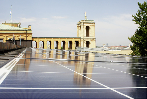 <p>
</p>

<p>
Auf dem Dach des Bayerischen Landtags wurden 85 Kilowatt installiert, mit Unterkonstruktionen von Schletter.
</p> - © Foto: Schletter Group

