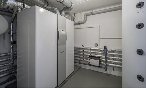 



Der Sonnenstrom treibt Wärmepumpen zur Versorgung mit Heizwärme.
