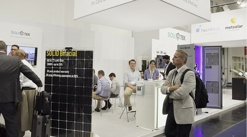 
Solitek aus Vilnius fertigt neben polykristallinen Zellen auch Module.Die Produkte erfüllen die Anforderungen der Brandschutzklasse A.



