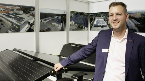 <p>
</p>

<p>
Patrick Behnke von B&K Solare Zukunft präsentierte die neue Baureihe Iroc 3.
</p> - © Foto. Heiko Schwarzburger

