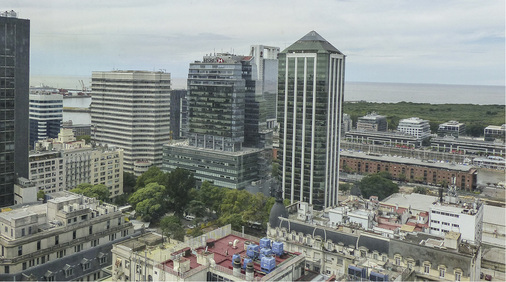 



Der Blick aus dem 24. Stock bei der AHK in Buenos Aires über den Río de la Plata.
