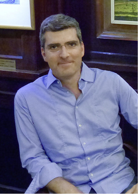 



Santiago Senn im Café Tortoni.
