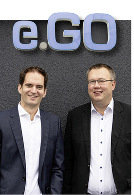 
Die beiden Partner beim Besuch im Aachener Werk.



