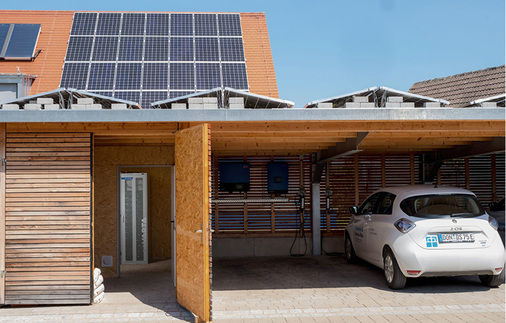 <p>
Solarer Carport mit Ladestationen bei der Diakonie in Nördlingen-Herkheim.
</p>

<p>
</p> - © Foto: Varta Storage

