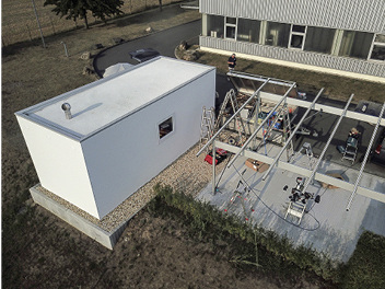 
Der Gewerbespeicher wurde im Container angeliefert.



