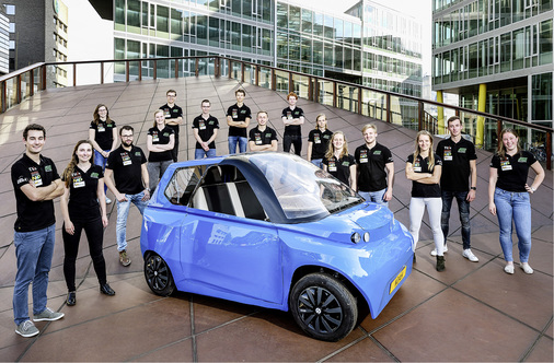 



Nicht ohne Stolz präsentieren die Studenten der TU Eindhoven das Ergebnis von zwei Semestern harter Arbeit.
