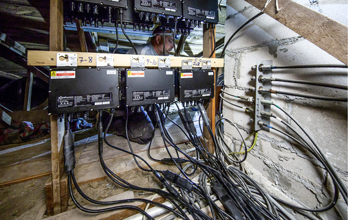 
Die Verschaltung der Module erfolgte durch Mikrowechselrichter.



