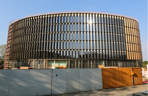 <p>
</p>

<p>
Solarfassade am neuen Technischen Rathaus in Freiburg.
</p> - © Foto: A2-Solar

