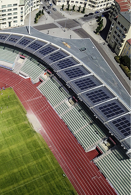 <p>
</p>

<p>
Ost-West-Ausrichtung: Auf dem Flachdach des Stadions wurden insgesamt 654 Module installiert. 
</p> - © Foto: Abmas Elektro


