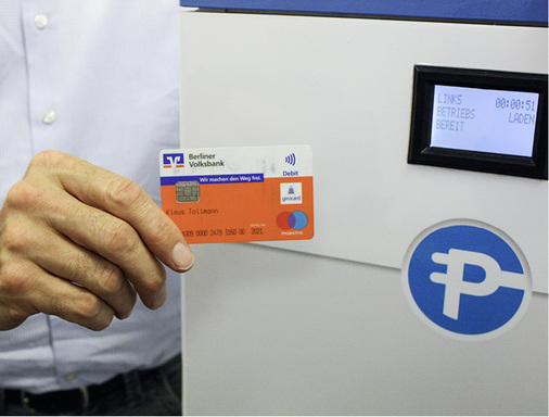 
Mit der Geldkarte laden – zum Beispiel mit EC-Karten und der NFC-Technik.



