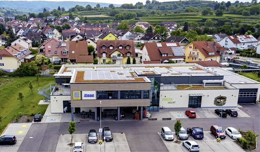 <p>
Von unten unsichtbar: Die neue Solaranlage auf dem Edeka-Markt Rees in Malterdingen.
</p>

<p>
</p> - © Foto: Rees/Wircon

