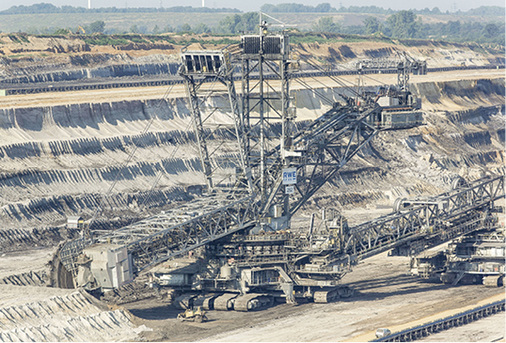 



Der Tagebau Inden ist mit 4.500 Hektar eine der größten Kohlegruben Deutschlands.
