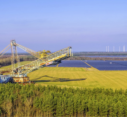 <p>
Photovoltaik und Wind statt Bagger und Abraumhalden. Dafür müssen die Flächenpläne geändert werden.
</p>

<p>
</p> - © Foto: GettyImages/LianeM

