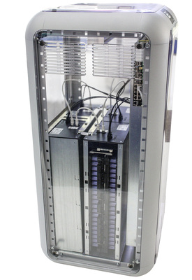 
Der gläserne Speicher: Ausstellungsstück von Senec zur Intersolar 2018. Prinzipiell sind Monitoring und Updates für Speicherbatterien über das Internet sinnvoll und zulässig. Aber der Kunde muss entscheiden können, was er nutzen möchte – ohne die Garantien zu riskieren.



